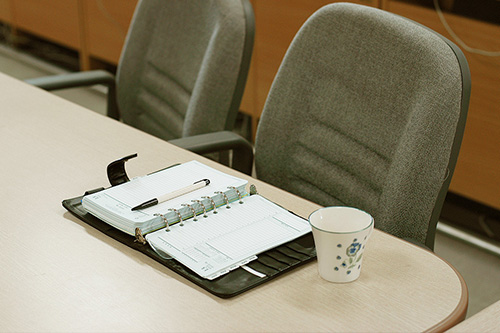 代办年审需要什么资料?如何选择正规的代办年审的公司?